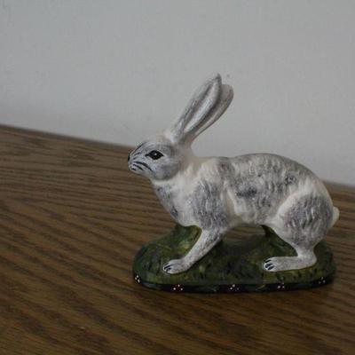 LOT #292: MONIâ„¢ 1997 Crouching Easter Bunny Holiday Home Deco 