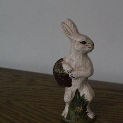 LOT #297: MONIâ„¢Â Small Bunny Carrying Basket in the Weeds