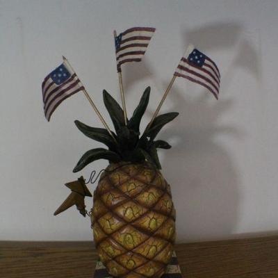 LOT #305: Pineapple w/ American Flags Patriotic Home deco 