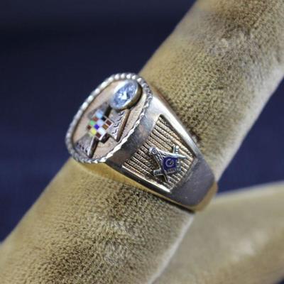 LOT#J27: 10K Men's Masonic Ring