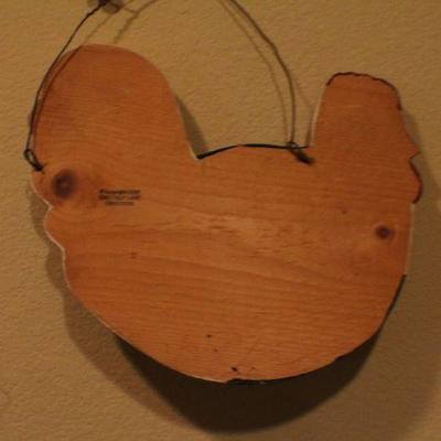 LOT #316: Vintage CHESTNUT LANE CREATIONSâ„¢ Hanging Rooster Home Deco 