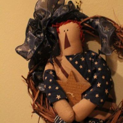 LOT #322: Decorative Wreath w/ Star Fitted Figure inside