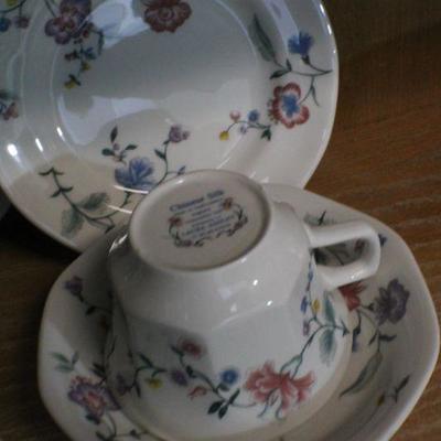 LOT #327: Fine China Set w/ Flowers Theme