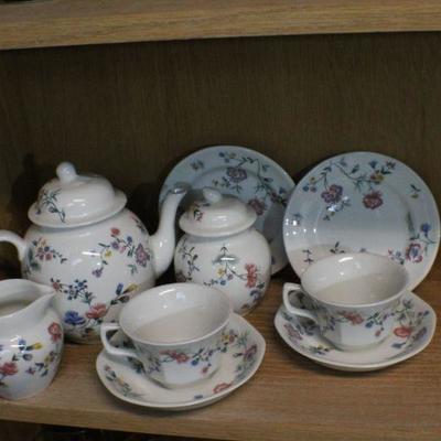 LOT #327: Fine China Set w/ Flowers Theme