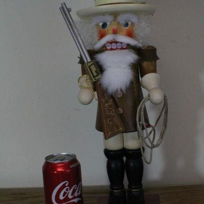 LOT #332: CHRISTIAN ORIGINALSâ„¢ Made in Germany "Buffalo Bill" Home Deco Nutcracker