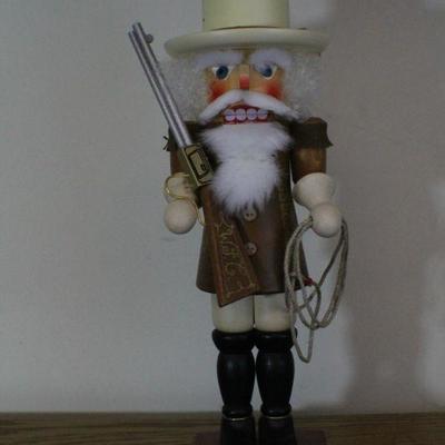 LOT #332: CHRISTIAN ORIGINALSâ„¢ Made in Germany "Buffalo Bill" Home Deco Nutcracker