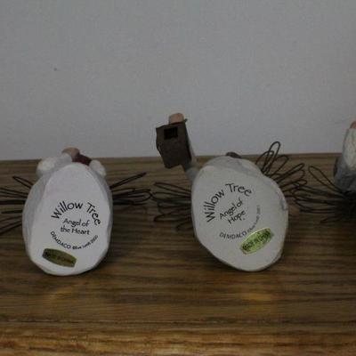 LOT #339: Willow Treeâ„¢ (3) Angel of Hope Figures 