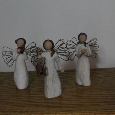 LOT #339: Willow Treeâ„¢ (3) Angel of Hope Figures 