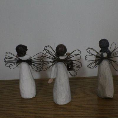 LOT #339: Willow Treeâ„¢ (3) Angel of Hope Figures 