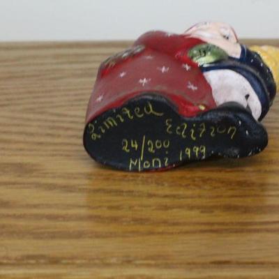 LOT #349: Girl Kissing Santa Claus MONIâ„¢ Home Holiday Deco 
