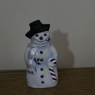 LOT #352: MONIâ„¢ Frosty the Snowman Holiday Home Deco 