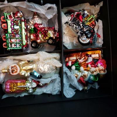Lot 354: Tray of Christopher Radko Ornaments 