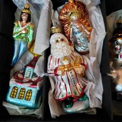 Lot 355: Tray Of Christopher Radko