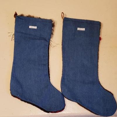 Lot 383: Stockings (2)