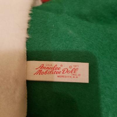 Lot 388: Annalee Christmas Dolls