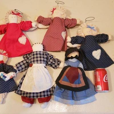 Lot 389: Christmas Dolls and Angel's lot