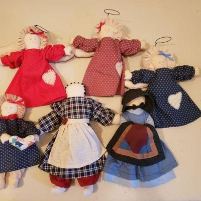 Lot 389: Christmas Dolls and Angel's lot