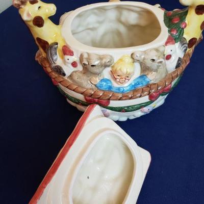 Lot 430: Fitz and Floydâ„¢ Ceramic Holiday Deco Noah's Ark Cookie Jar