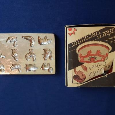 Lot 439: Vintage Baking lot