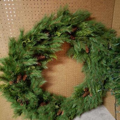 Lot 448: Green Wreath w/ Pinecone 