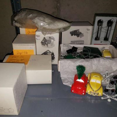 Lot 454: Dickens Village Accessory lot