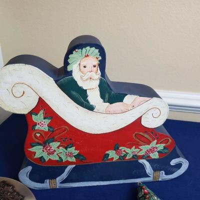 Lot 456: Metal Tin and Handpainted Chocolate Box