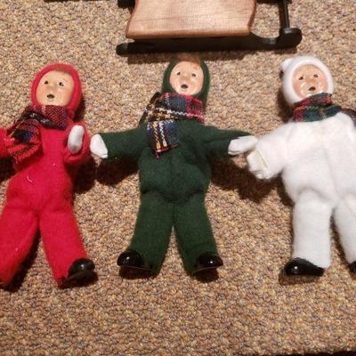 Lot 472: Byers Carolers (3) Boys & Accessories 