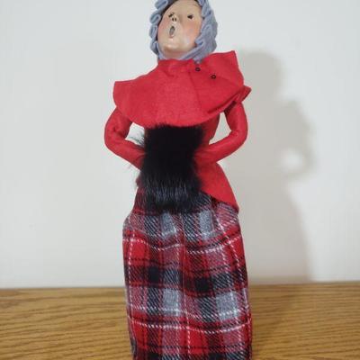 Lot 474: Byers Carolers Woman with Real Fur Muff