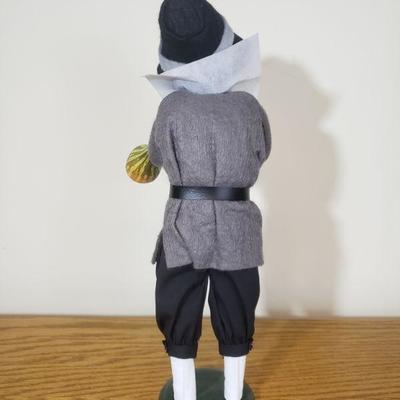 Lot 479: Byers Carolers Pilgrim 