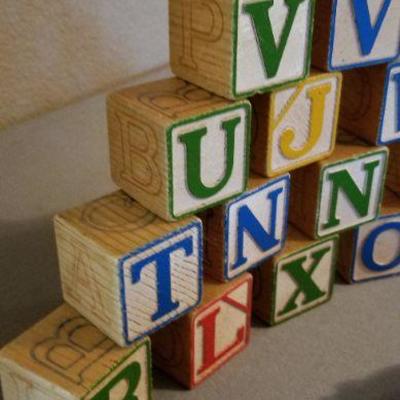 LOT #481: Vintage Alphabet Block Set w/ Canvas Bag