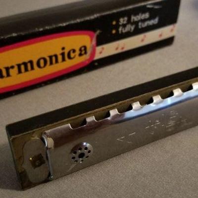 LOT #483: Vintage Harmonica w/ Original Box