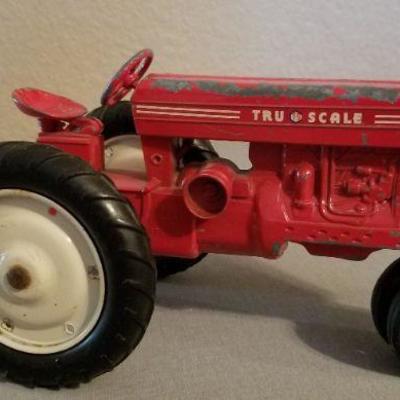 LOT #486: Vintage True Scale Tractor