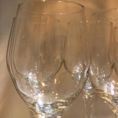 Lot of 6 White Wine Glasses - 8â€ Tall