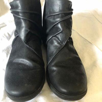 Lot of Three Ladies Boots Lot # 183