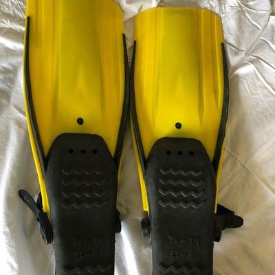 Lot 184B Flippers Mens/Ladies XL