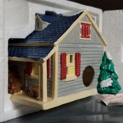 Lot 496: Dept 56 Snow Village House