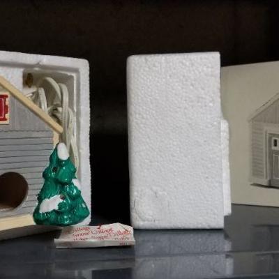 Lot 496: Dept 56 Snow Village House