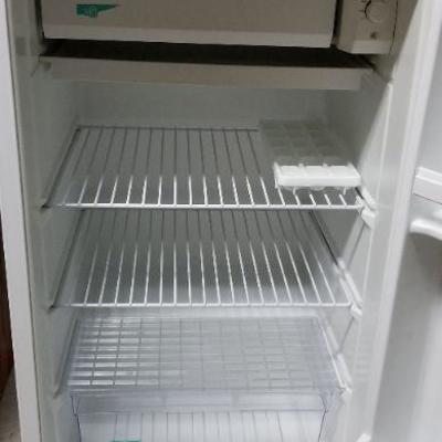 Lot 497: Whirlpool Mini Fridge