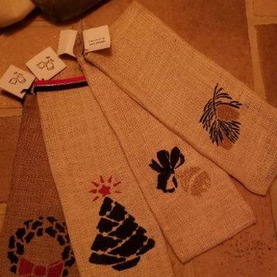 Lot 499: Decorative Wine Bottle Presentation Bags Assorted