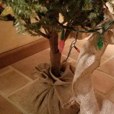 Lot 508: Christmas Tree Burlap Base