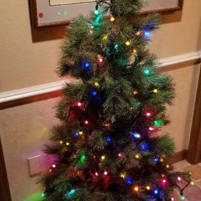 Lot 509: Christmas Tree
