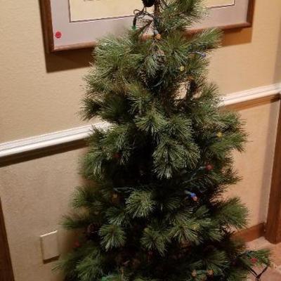 Lot 509: Christmas Tree