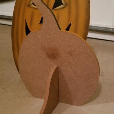 Lot 519: (3) Pumpkins 