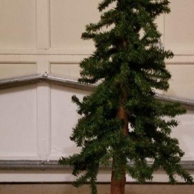 Lot 526: Christmas Tree