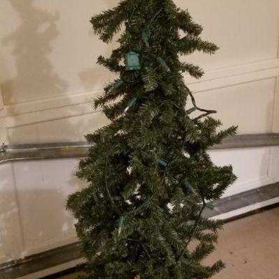 Lot 528: Christmas Tree 