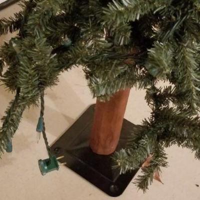 Lot 528: Christmas Tree 