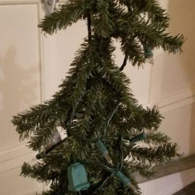 Lot 528: Christmas Tree 
