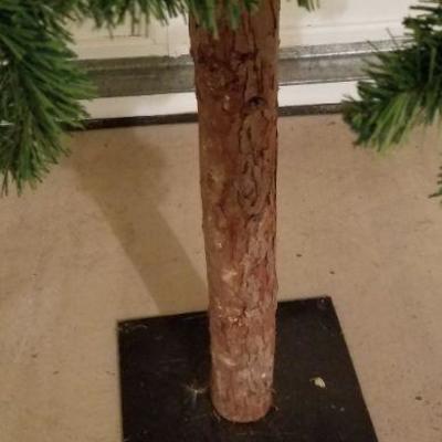 Lot 529: Christmas Tree 