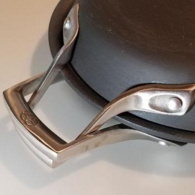 Lot 535: Pan