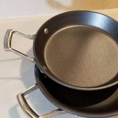 Lot 535: Pan
